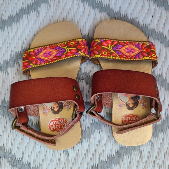 Princess Elena sandals for toddler girl, size 6 - Picture 3 of 5
